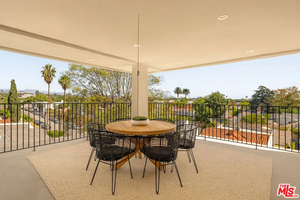 1747 S Marvin Avenue, Los Angeles, California 90019 home-pic-32